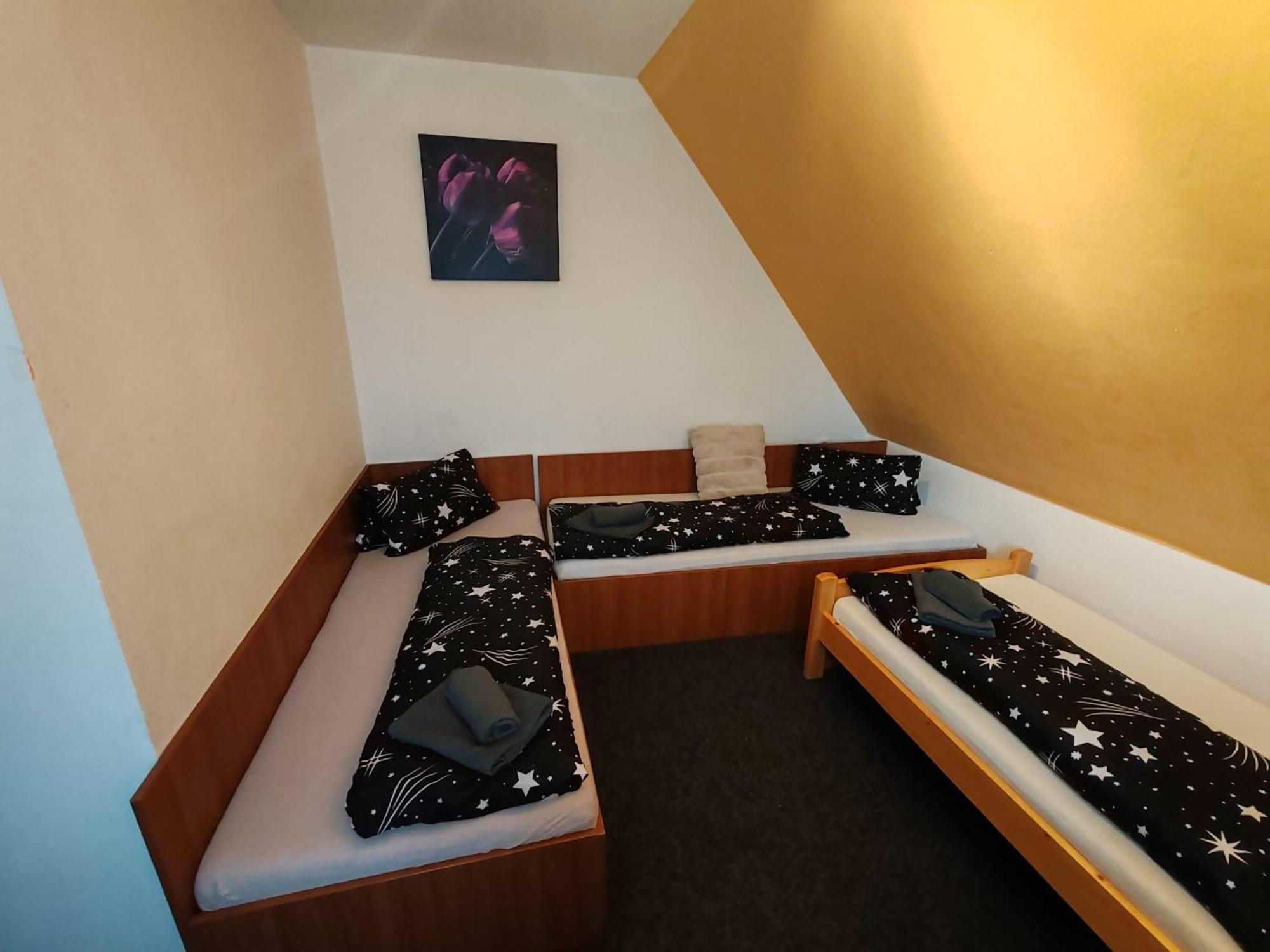Restaurace A Penzion Lutena Dolni Lutyne Экстерьер фото